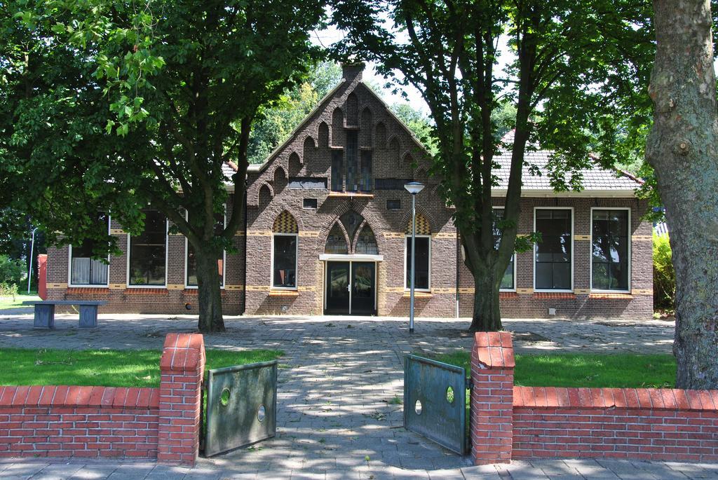 Bed & Breakfast De Oale School Lattrop Eksteriør bilde